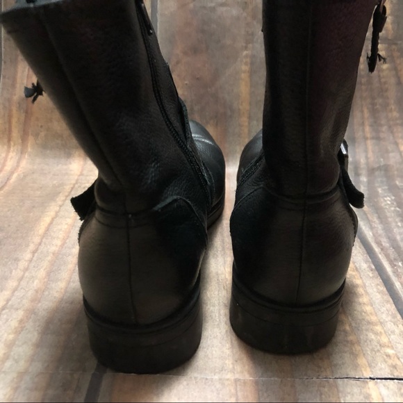 Clarks black leather boot with chrome hardware size 7.5 barely worn - Picture 3 of 4